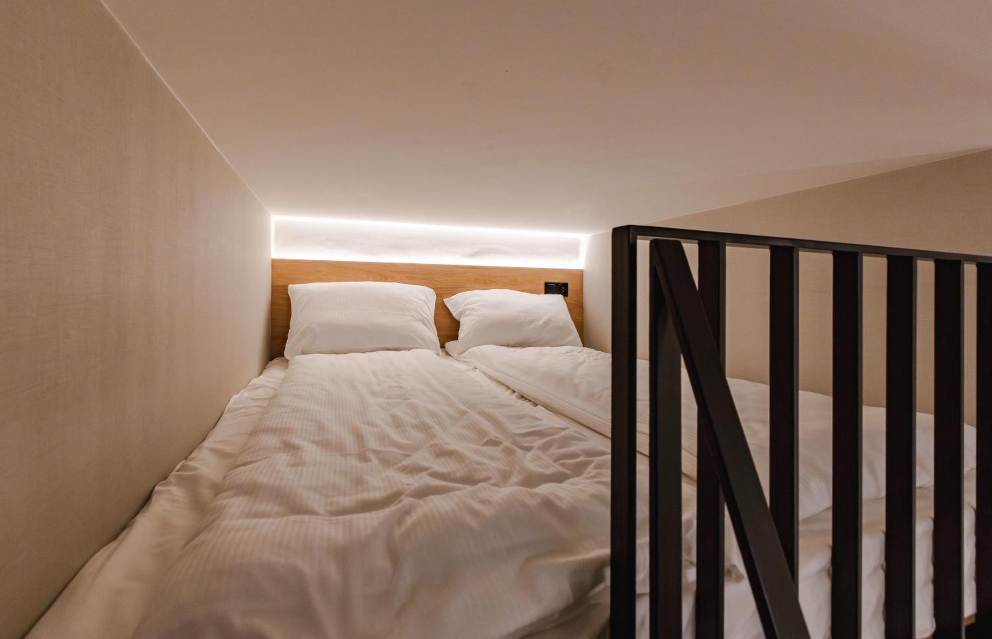 Huoneisto Coastal Escape By Bookinghost *