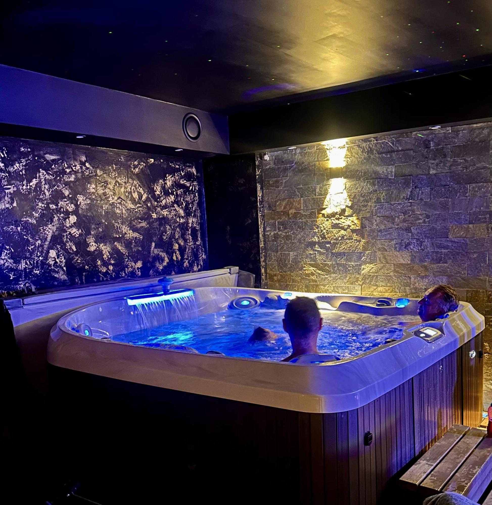 Wind Rose Luxury & Spa- With Private Sauna, Gym, Jacuzzi * Gdansk