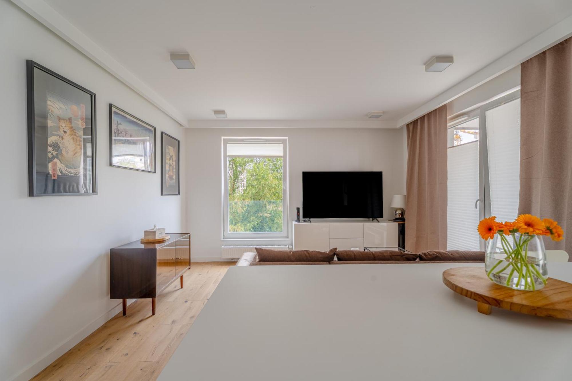 Whiteflat
