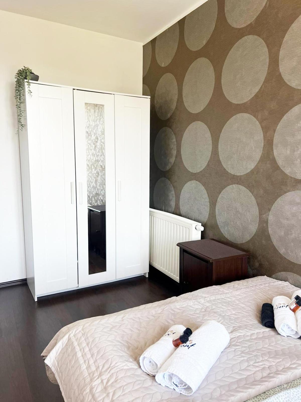 Huoneisto Lts Rent Comfortable River View & Art, Five