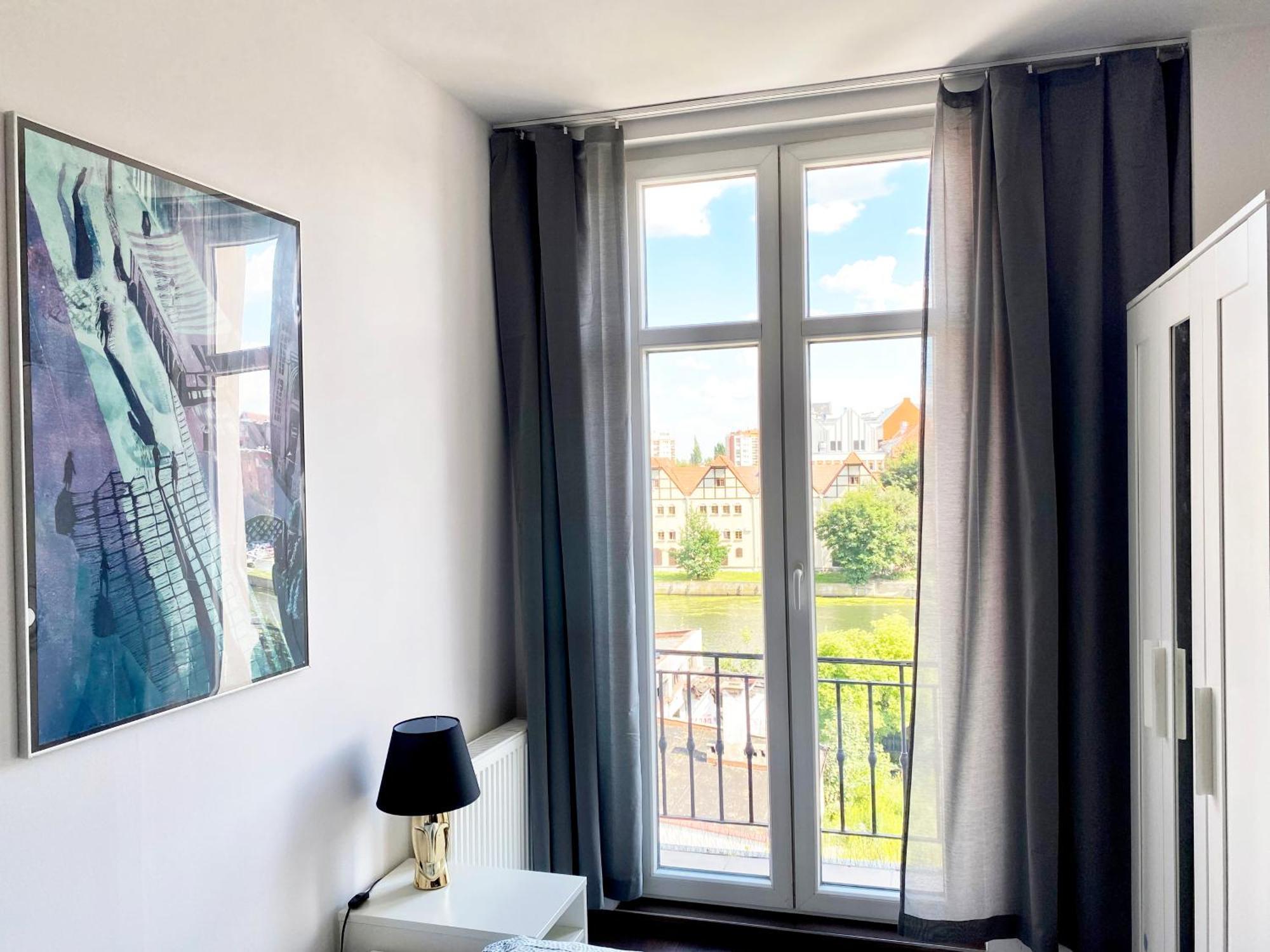 Lts Rent Comfortable River View & Art, Five *