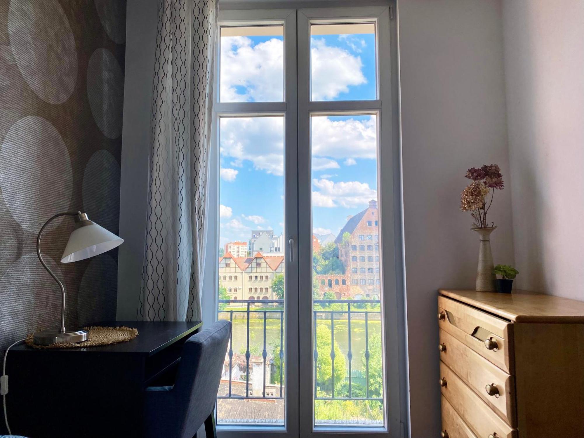 Lts Rent Comfortable River View & Art, Five Huoneisto Gdańsk