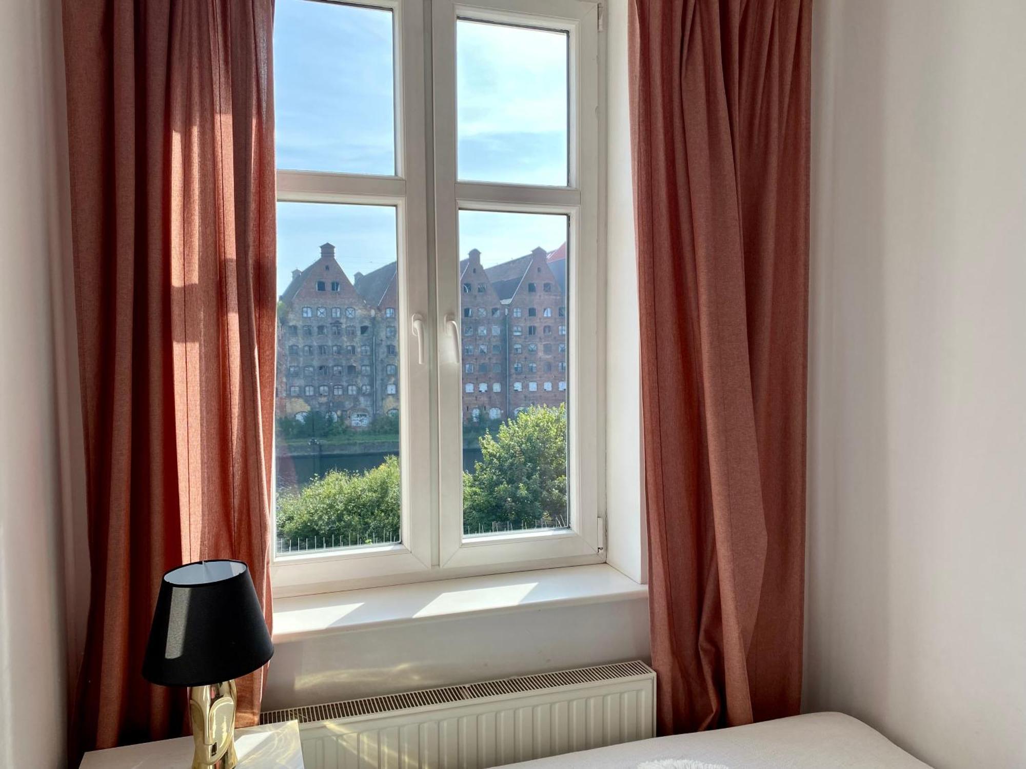 Huoneisto Lts Rent Comfortable River View & Art, Five