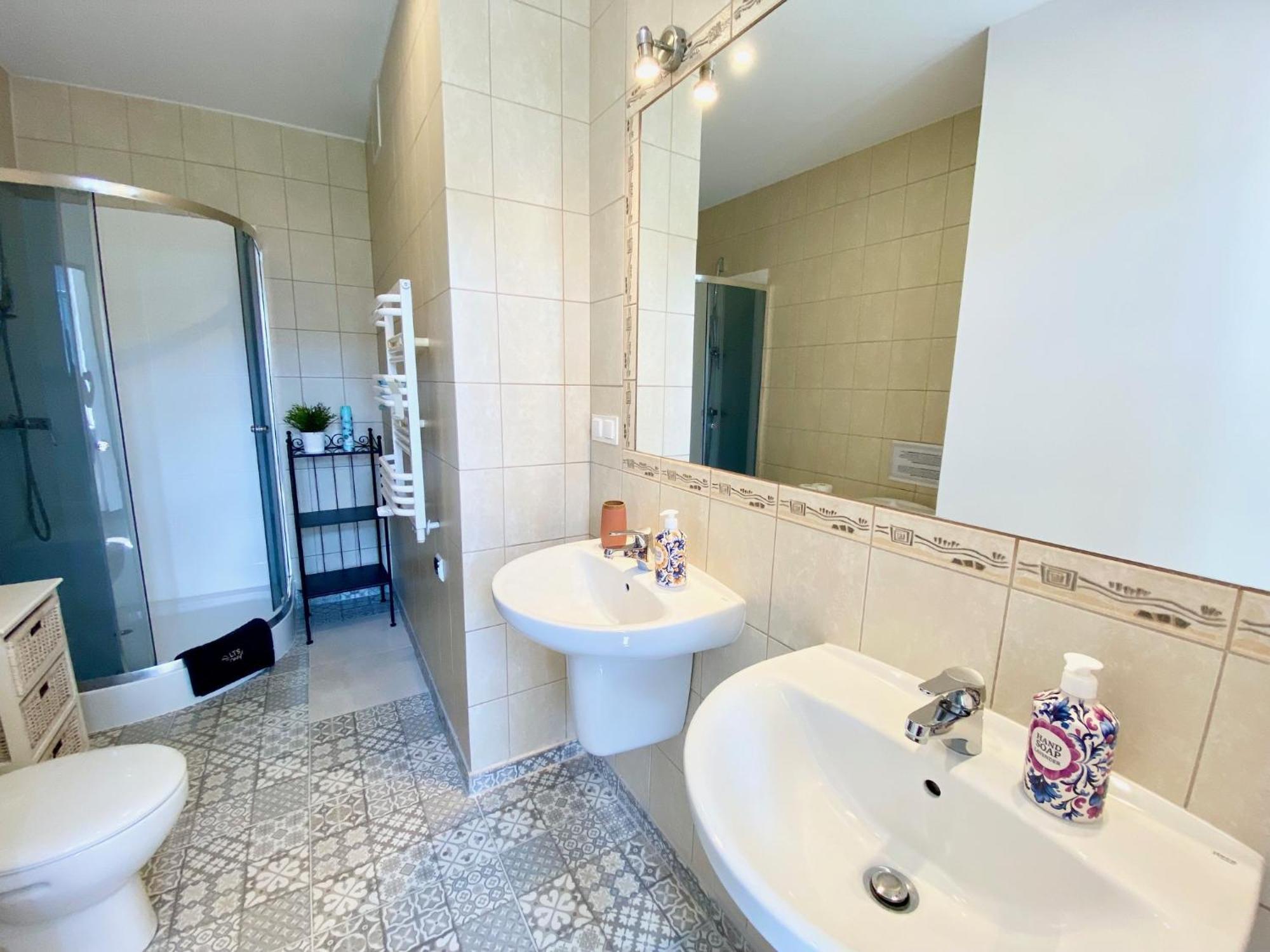 Huoneisto Lts Rent Comfortable River View & Art, Five *