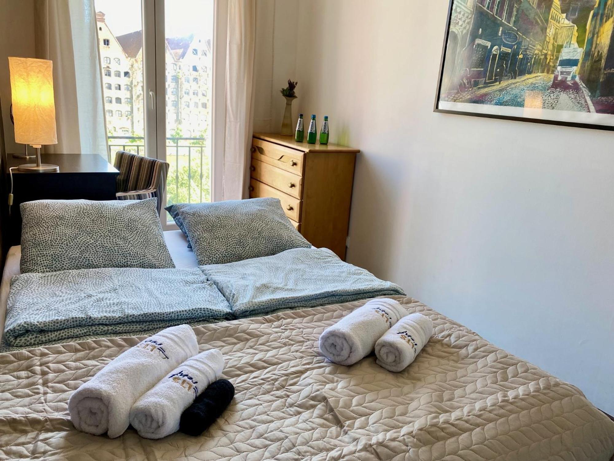 Lts Rent Comfortable River View & Art, Five Huoneisto