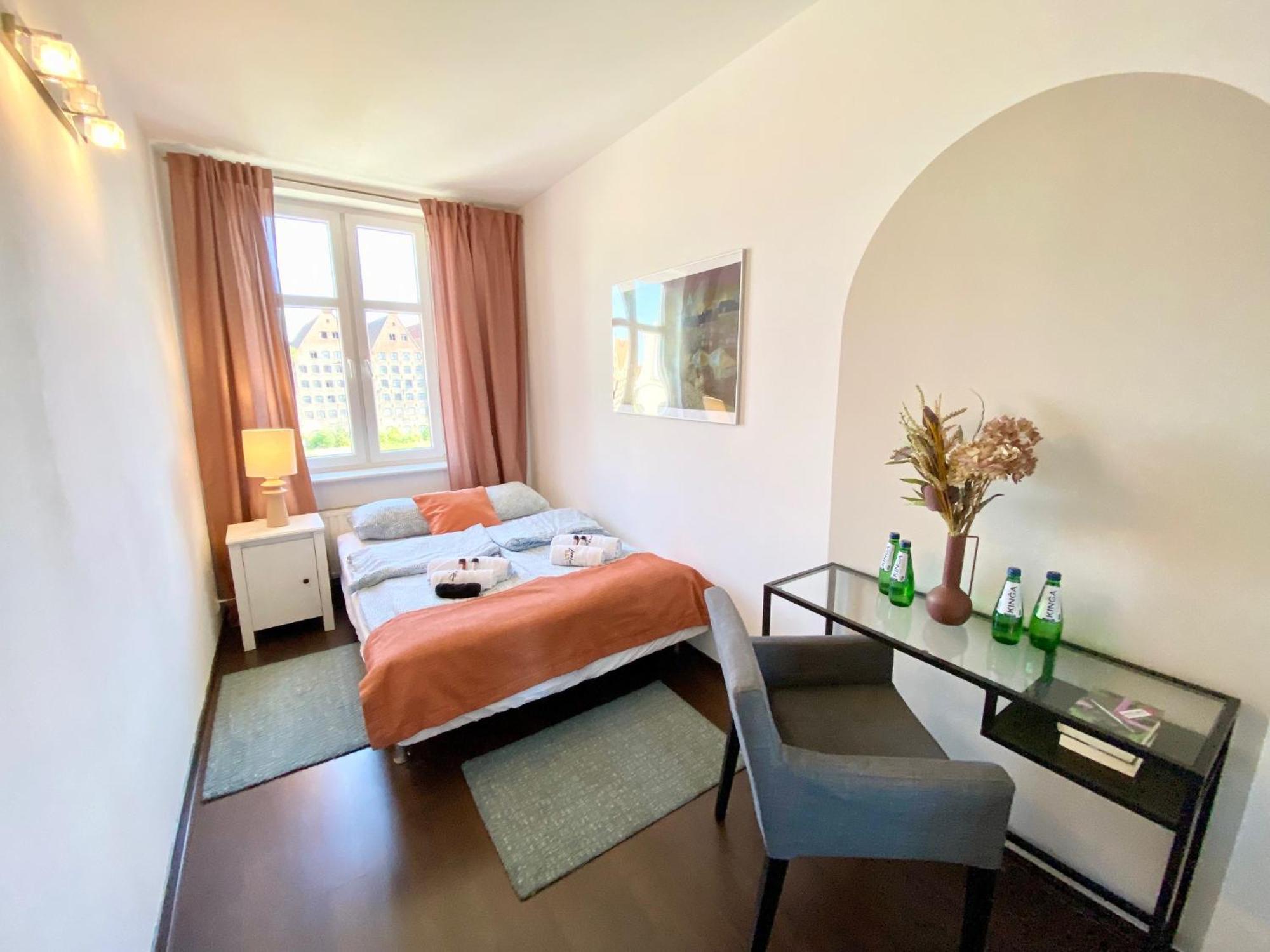 Lts Rent Comfortable River View & Art, Five *