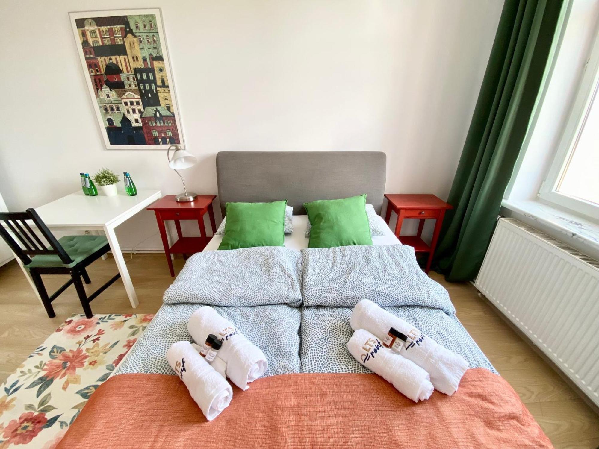 Lts Rent Comfortable River View & Art, Four *