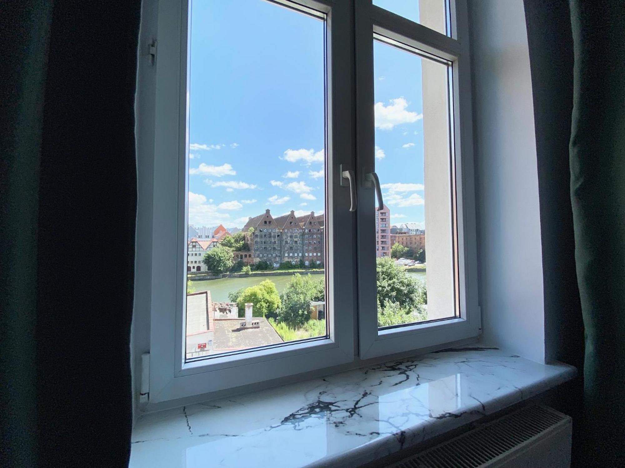 Lts Rent Comfortable River View & Art, Four *