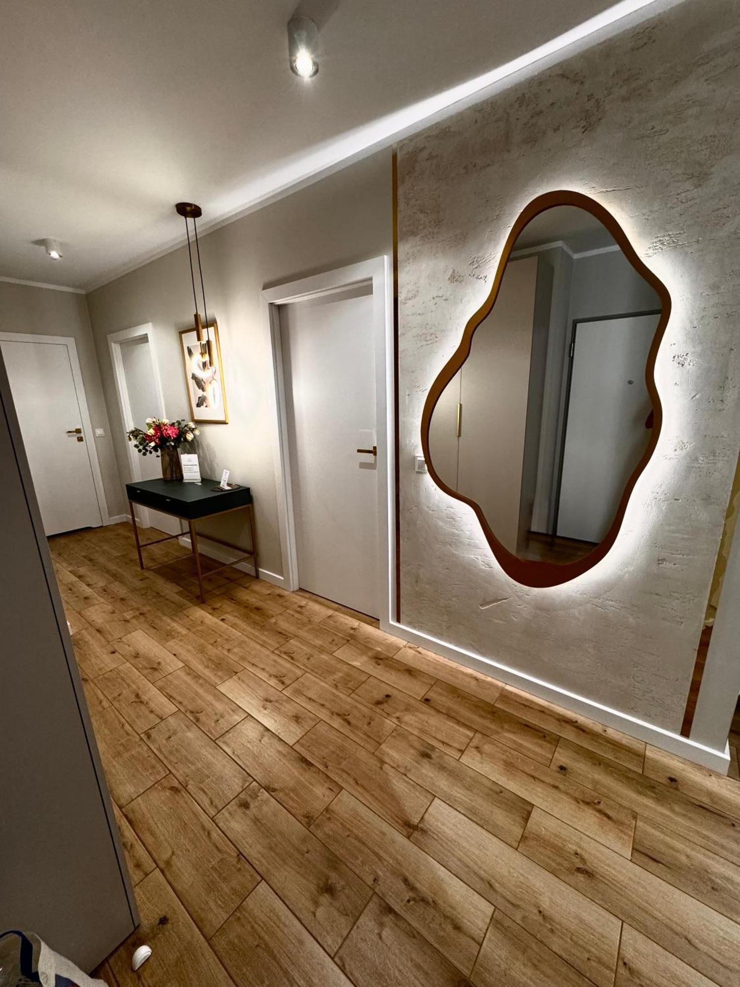 Zurawie Apartment *
