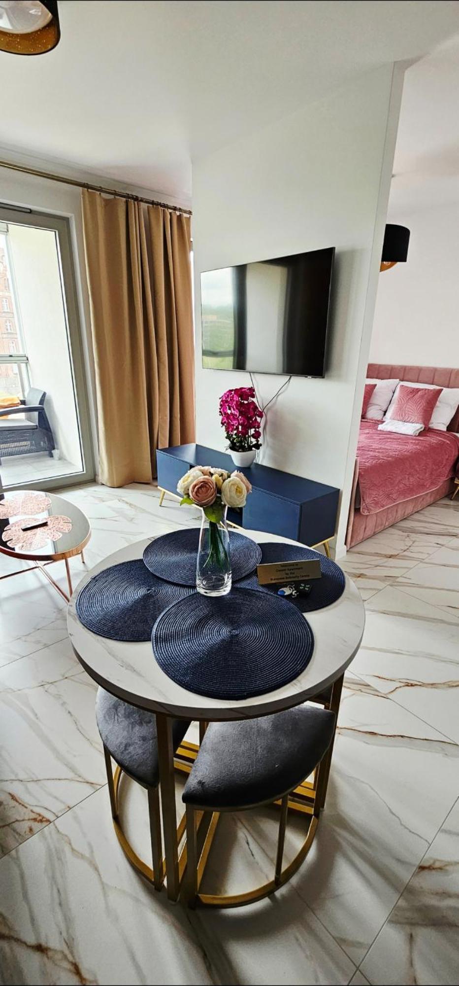 Apartment Copper By The European Solidarity Centre *