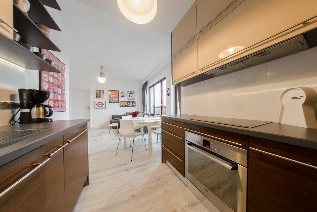 3 City - White 2 Apartament