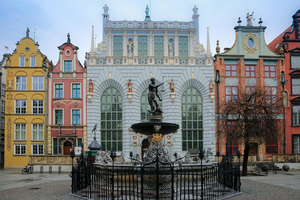 Swietojanska Apartment