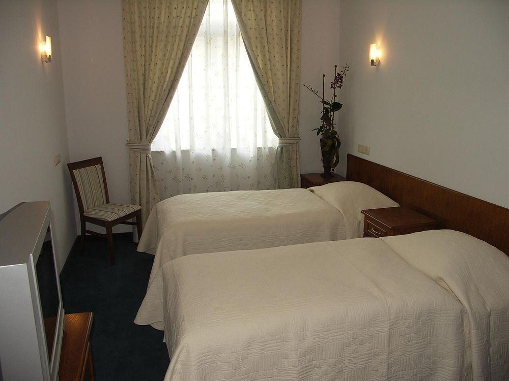 Bed & Breakfast Biala Lilia Old Town 3*