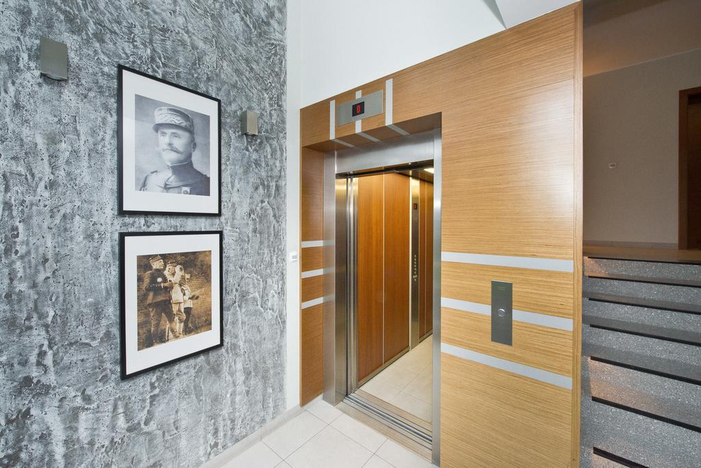 Apartment 777 Apartments & Cars _ Marshal Foch *