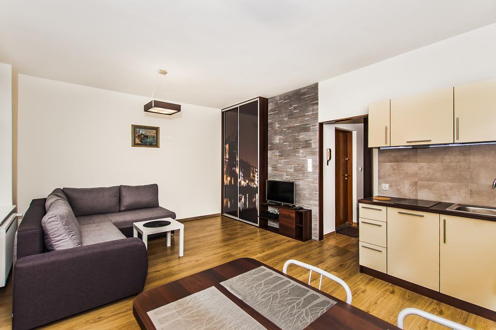 Apartament 777 & Cars _ Main City