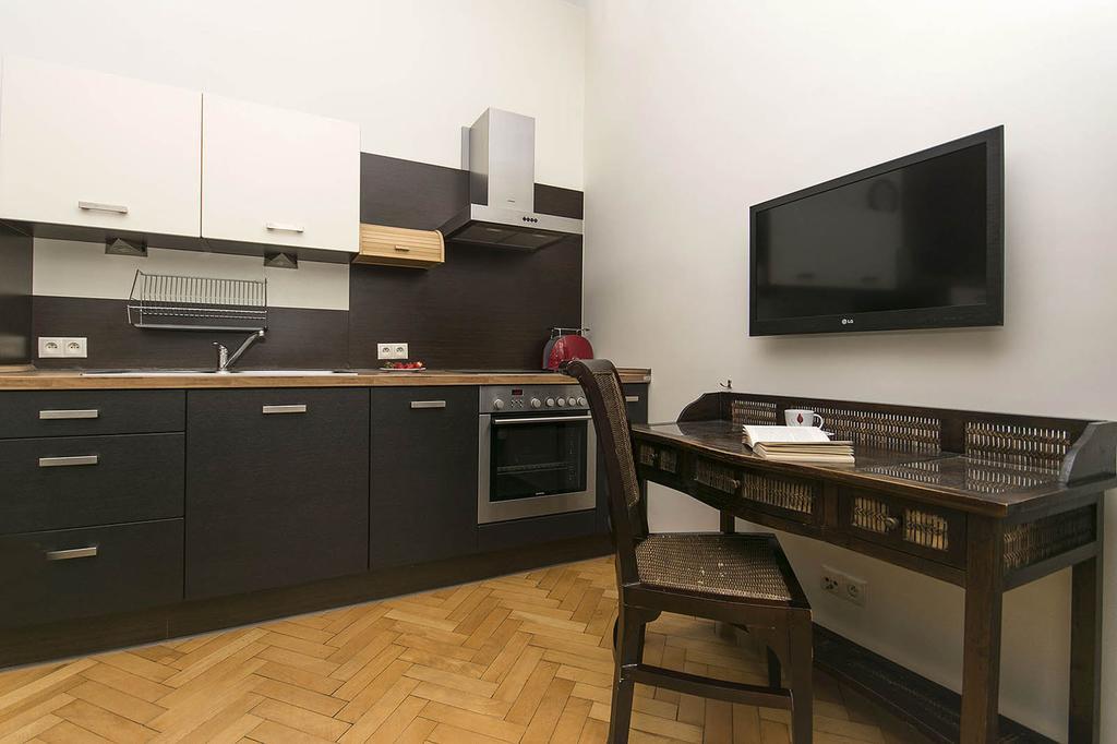 Patio - Old Town Apartment *