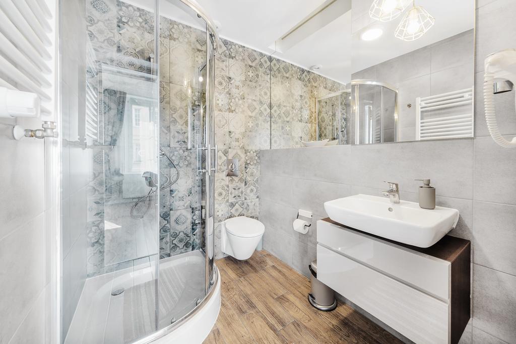 Six Aparthotel 3*