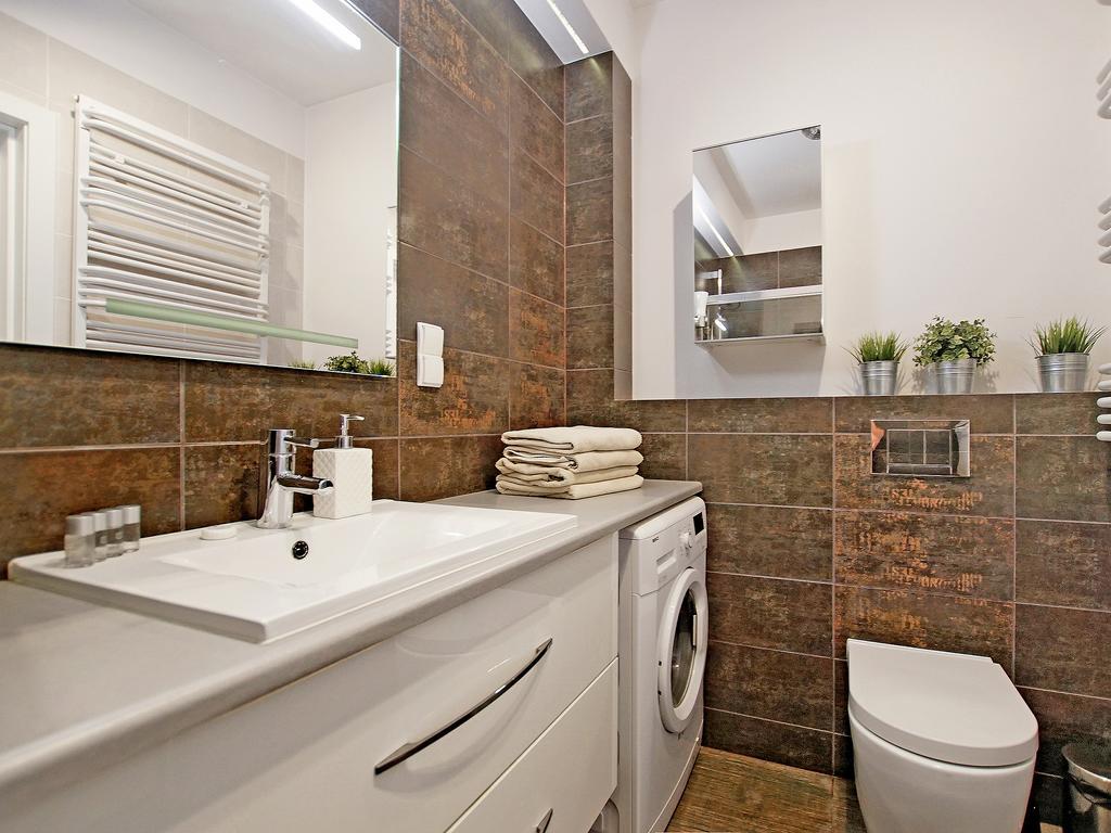 Apartment White Pearl