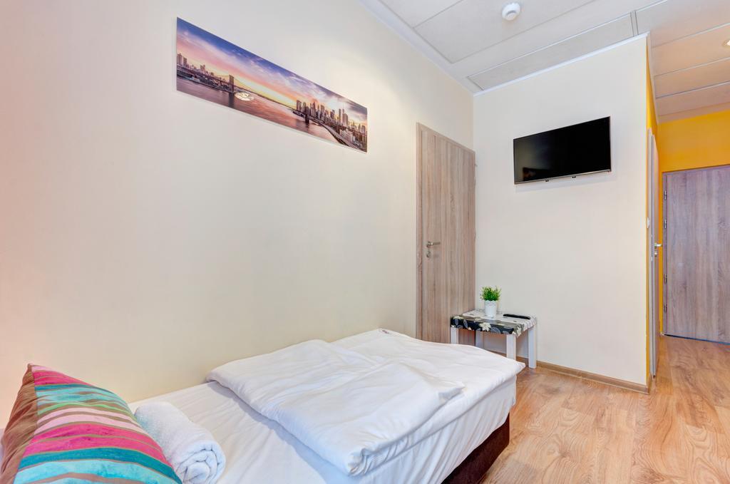 3 Hostel *