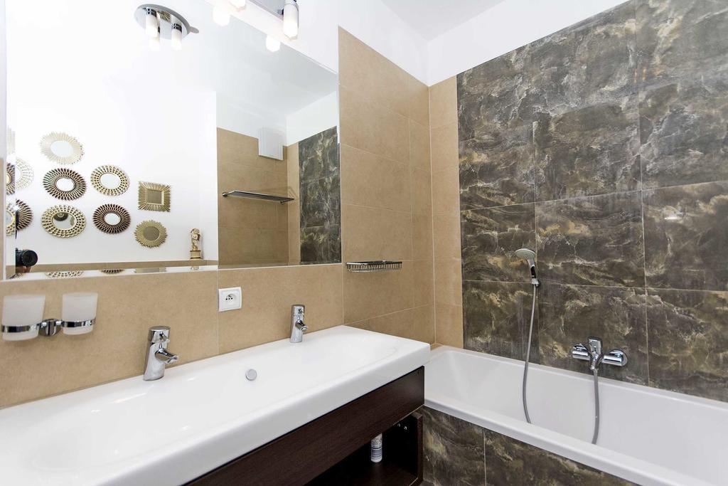 Huoneisto Apartments Szafarnia