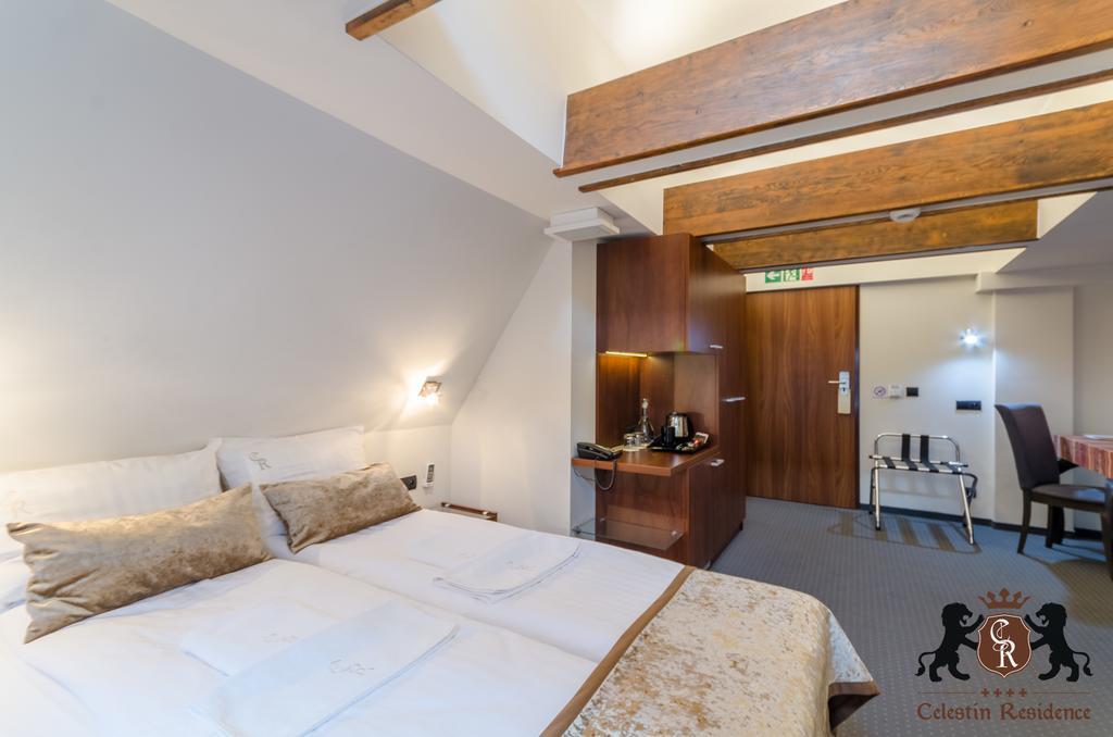 Celestin Aparthotel 3*