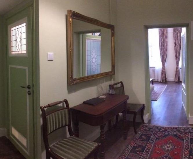 Fahrenheit House Apartment