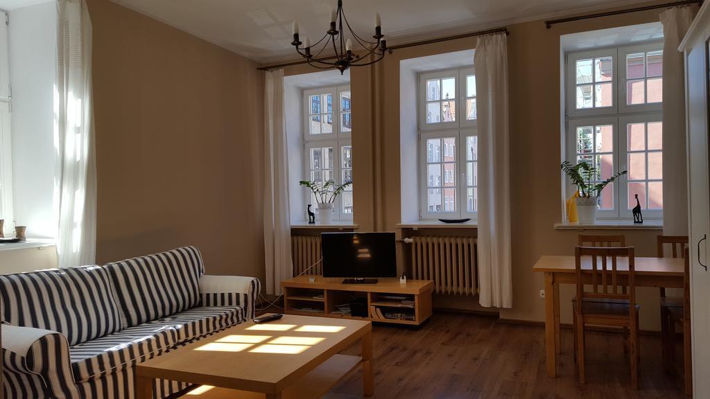 Brama Straganiarska Nad Sama Motlawa Historic Traders Gate Apartment *