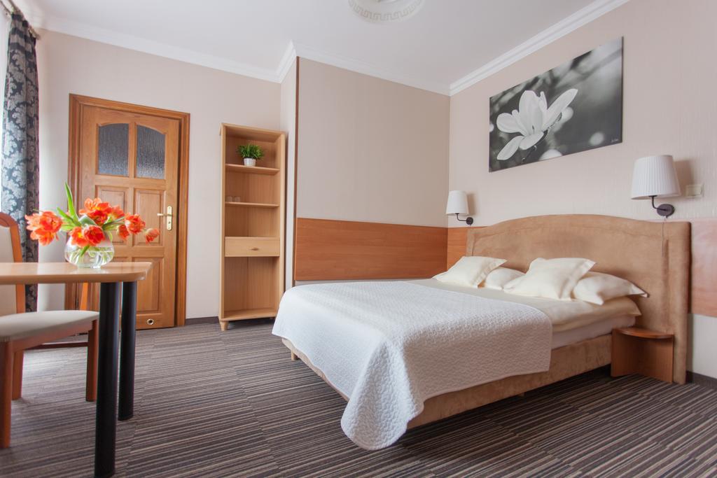 Anna - - Free Parking Guest house