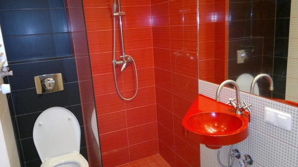 Studiospanie Kapitana Z Balkonem Na Parterze Lägenhet Gdańsk