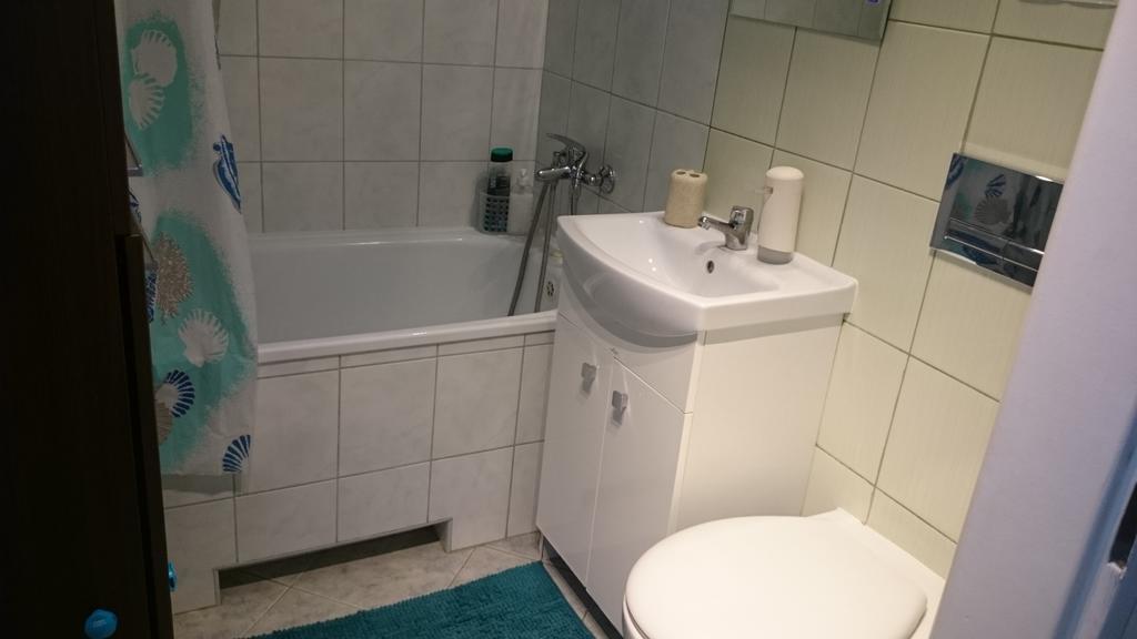 Lägenhet Apartament Obroncow Wybrzeza