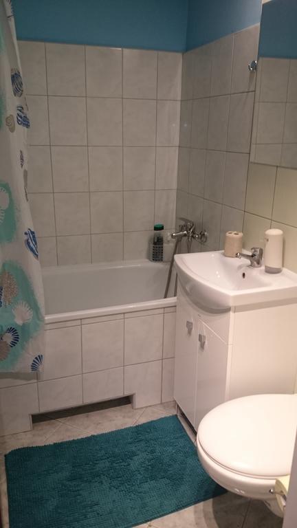 Leilighet Apartament Obroncow Wybrzeza *