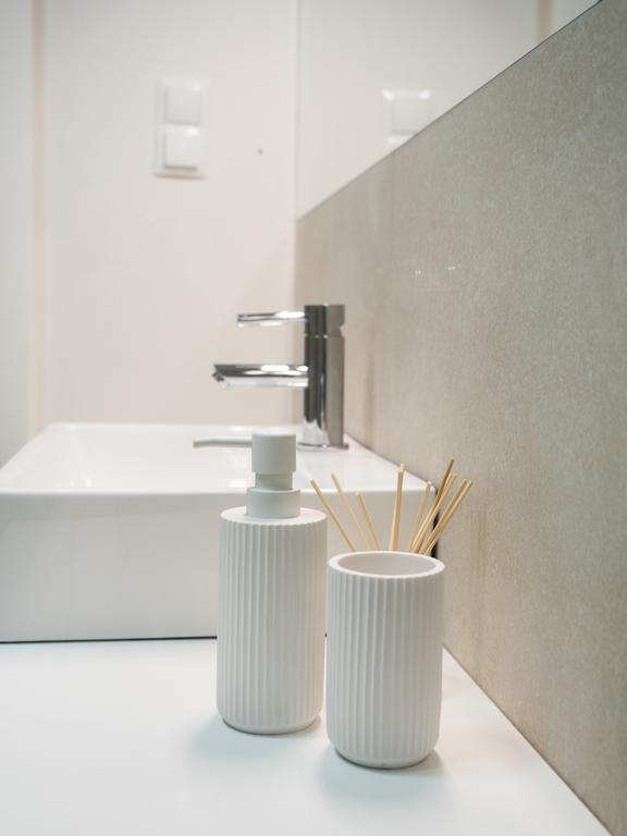 Center - Riverside By Apartmore *