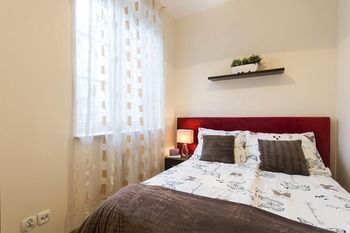 Khách sạn Apartament White Lions