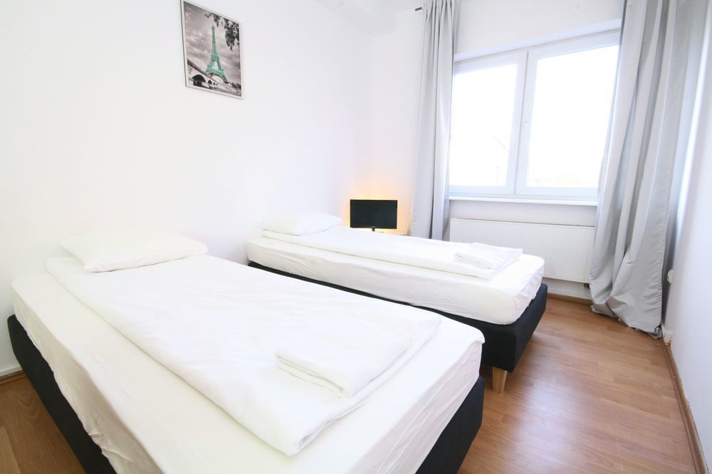 - Goscinne Bed & Breakfast