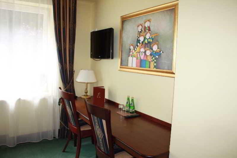 Eva Hotel