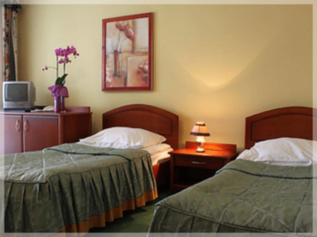 Hotel Renusz 3*