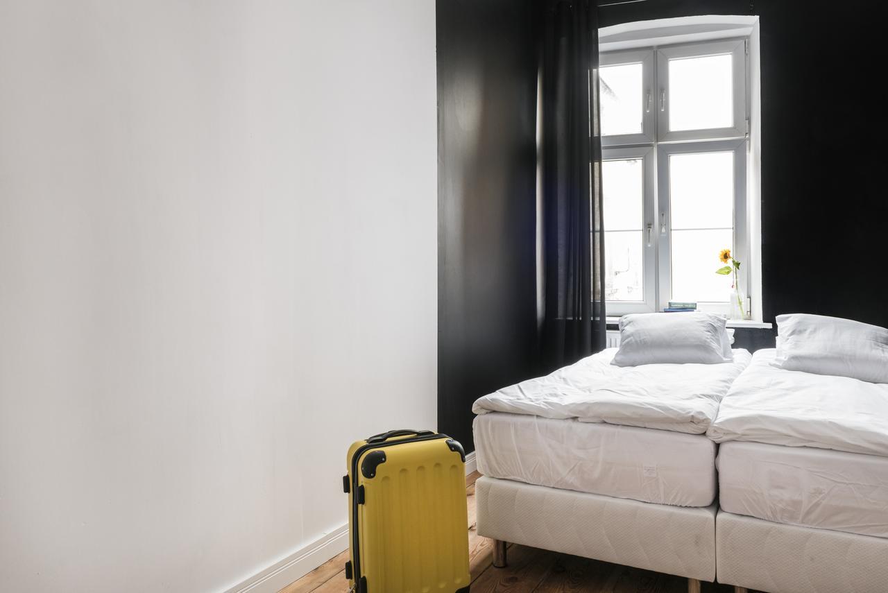 Slowgate Hostel *