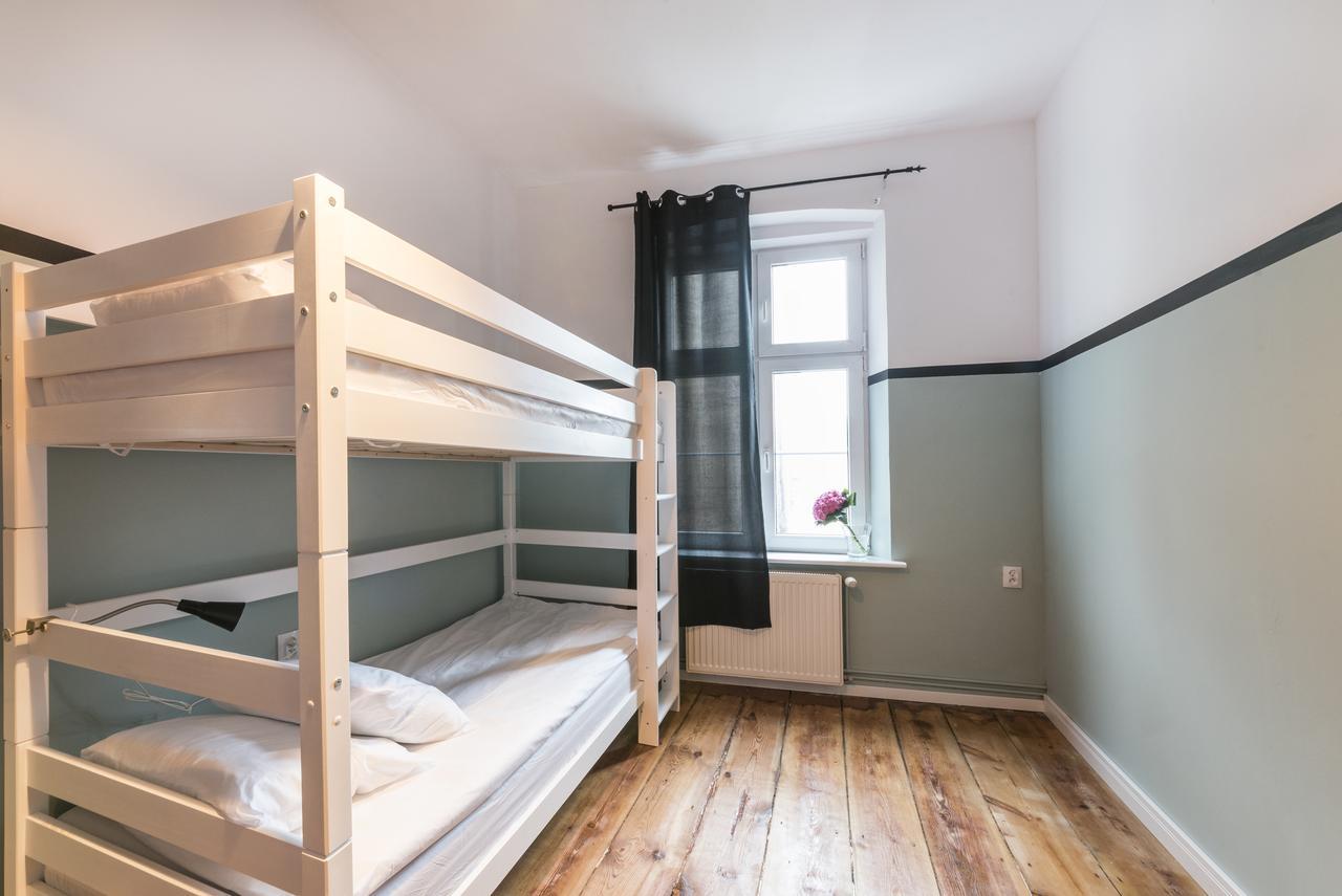 Slowgate Hostel *