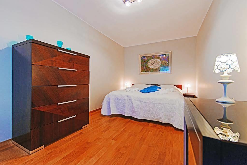 Huoneisto Apartament Stara Winiarnia *