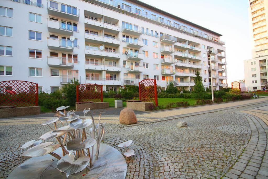 Apartment Rent A Flat - Obroncow Wybrzeza St. *