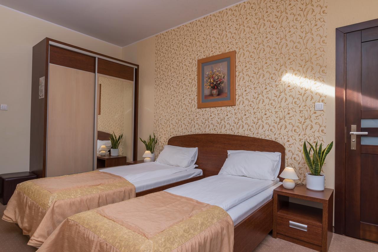 Bed & Breakfast Leszczynowy Dworek *