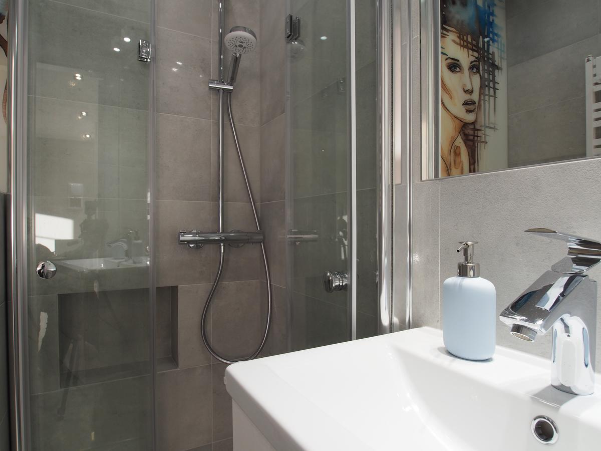 Grand-tourist Cristal 59/61 Sw. Ducha Str Huoneisto