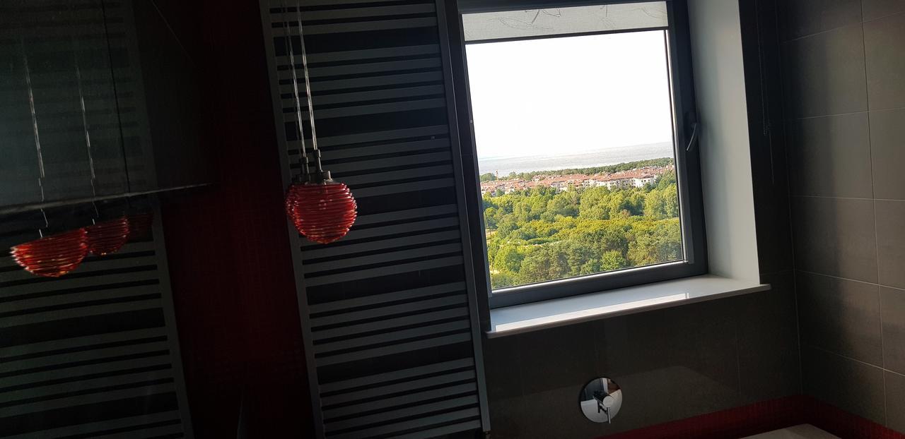16th Floor View On The Sea And City. 15 Minutes Walk To The Beach. Lejlighed