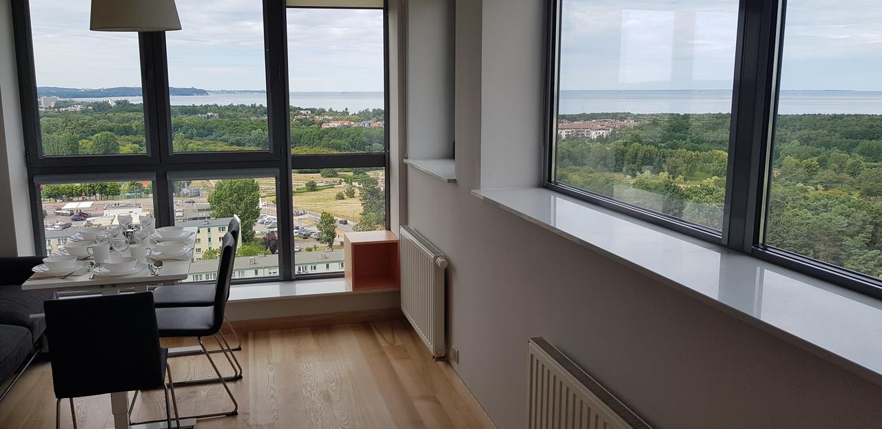 Lejlighed 16th Floor View On The Sea And City. 15 Minutes Walk To The Beach.