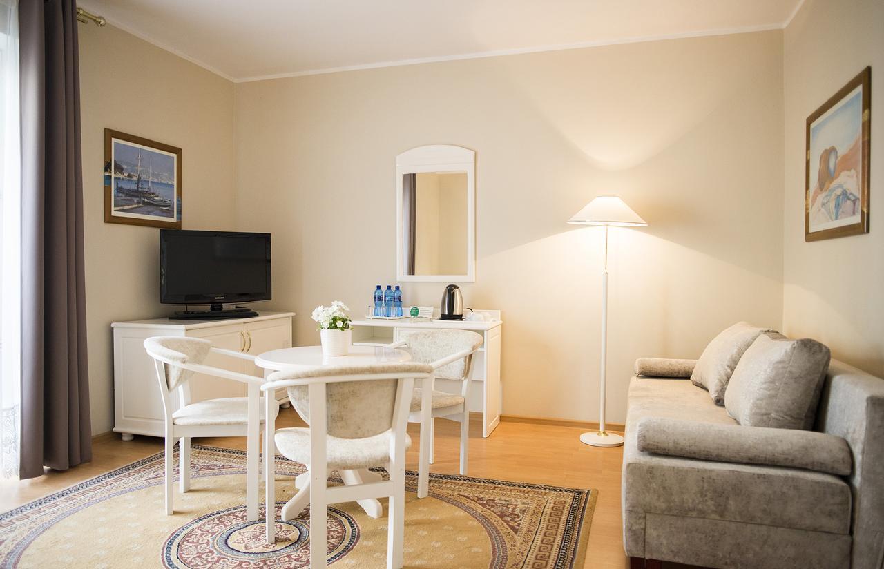 Renusz Hotel