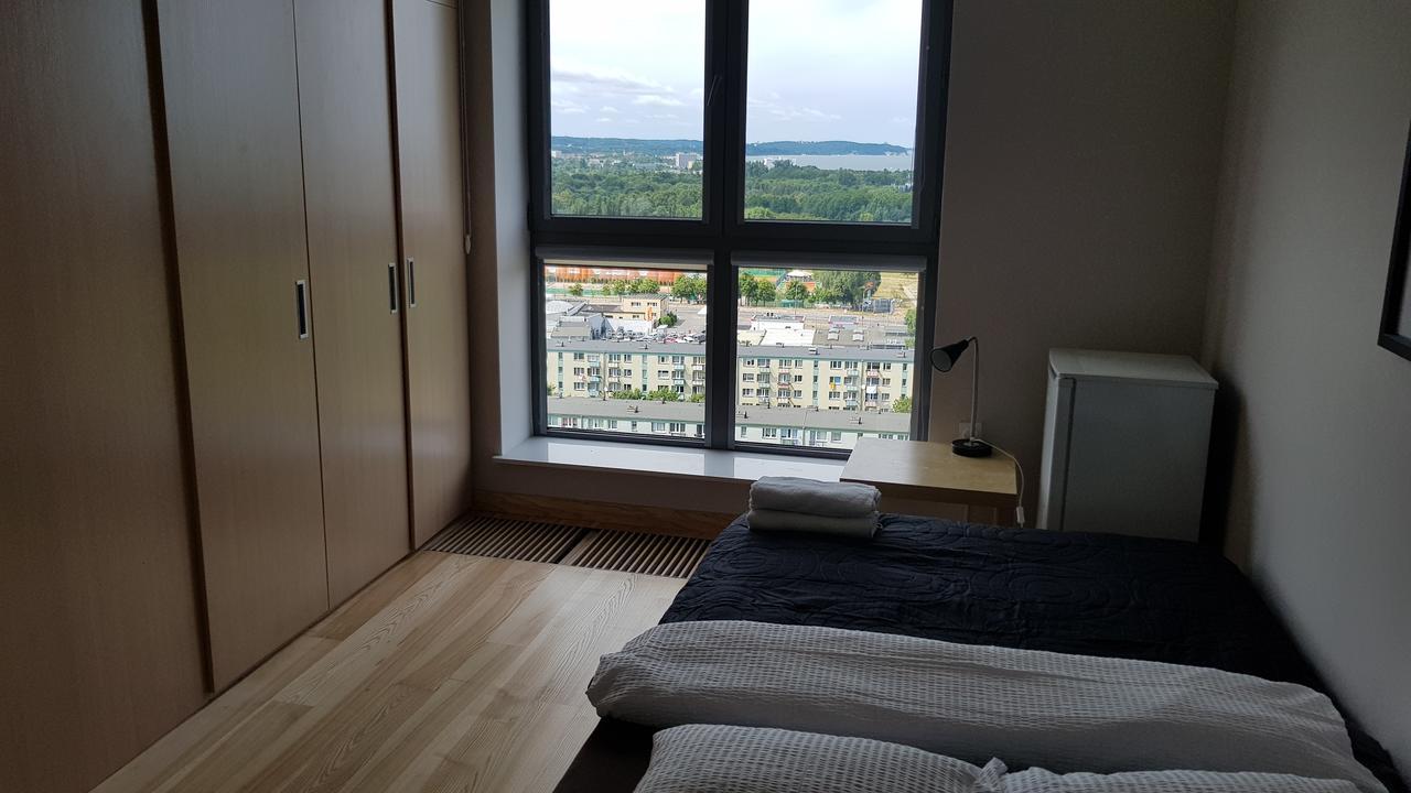 16th Floor View On The Sea And City. 15 Minutes Walk To The Beach. Lejlighed *