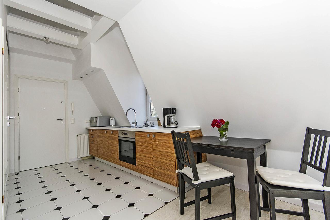 White Lions - Old Town Apartment