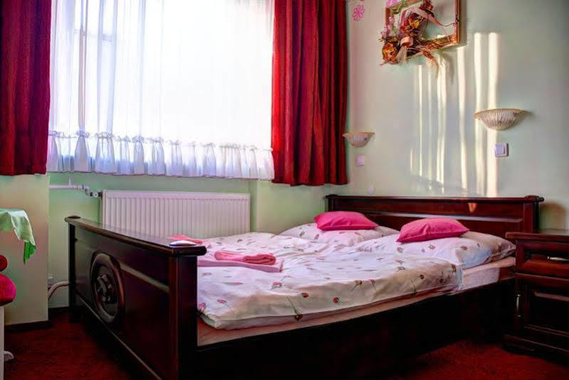 Nocleg ze śniadaniem Albatros Happy 2*