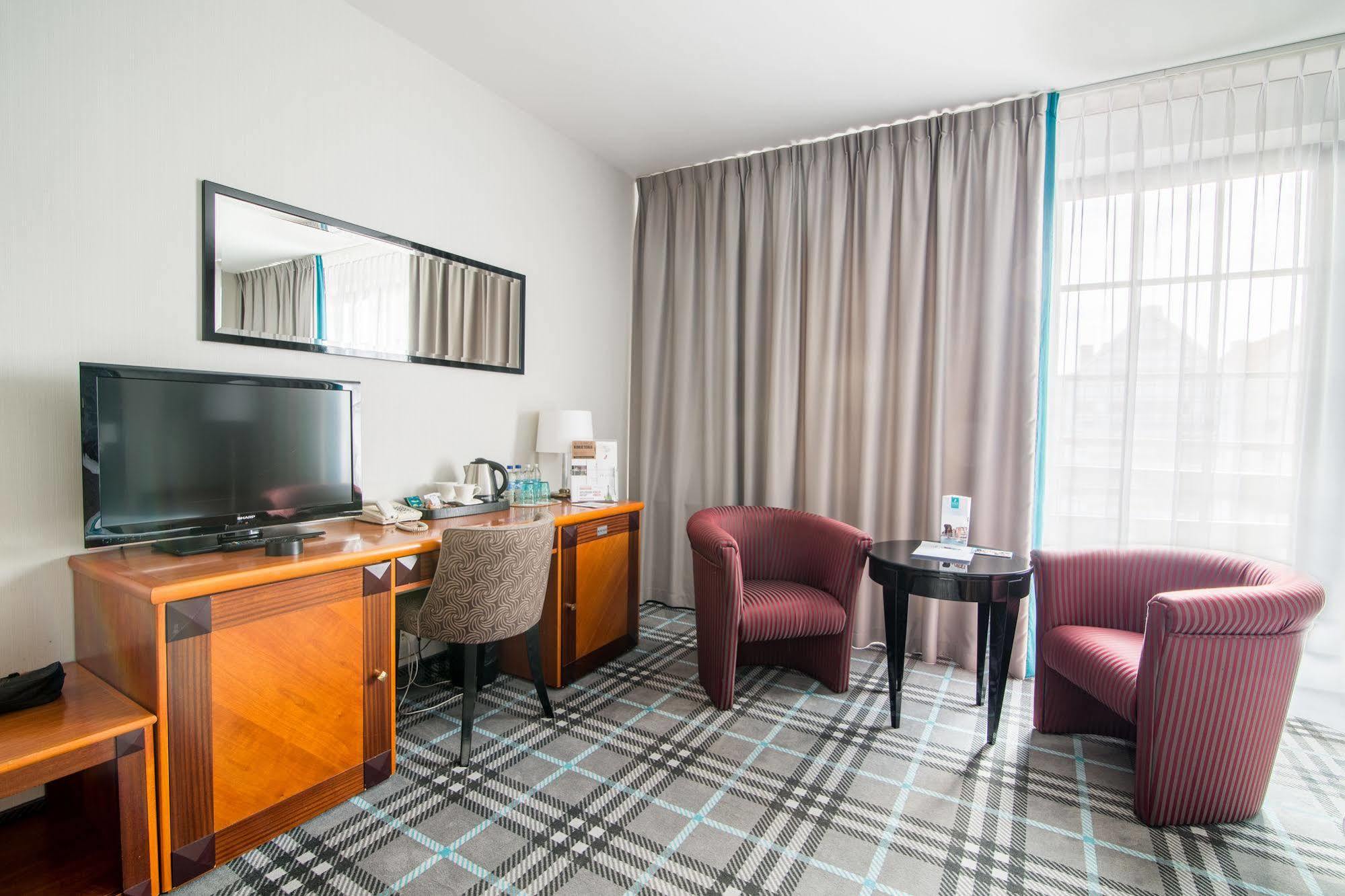 Hanza Hotel 4*