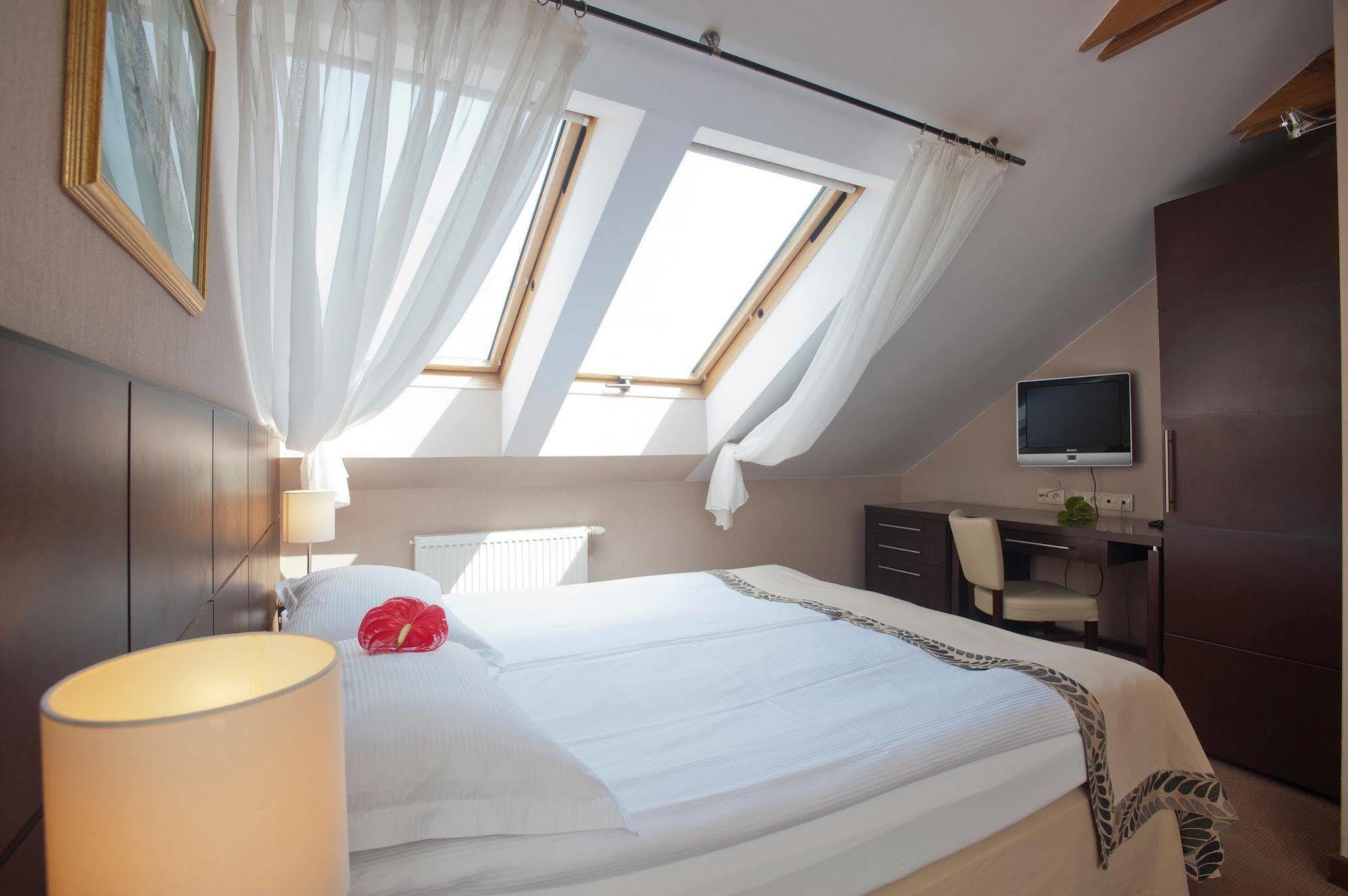 Hotel Bonum Old Town 3*